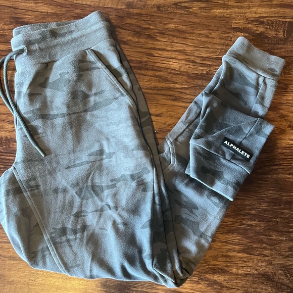 Alphalete Pants - Alphalete Joggers small
